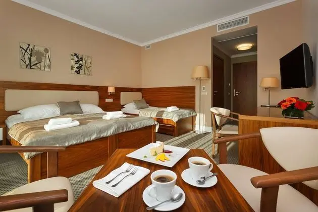 Standard Oda, 3 Tek Kişilik Yatak, Sigara İçilmez, Balkon