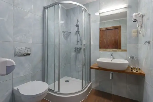 Standard Oda, 3 Tek Kişilik Yatak, Sigara İçilmez, Balkon