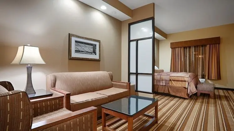 Süit, 1 En Büyük (King) Boy Yatak ve Çekyat, Sigara İçilmez, Buzdolabı ve Mikrodalga (with Sofabed)