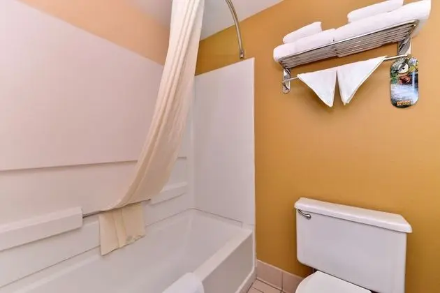 Standard Oda, 2 Büyük (Queen) Boy Yatak, Sigara İçilmez, Buzdolabı ve Mikrodalga