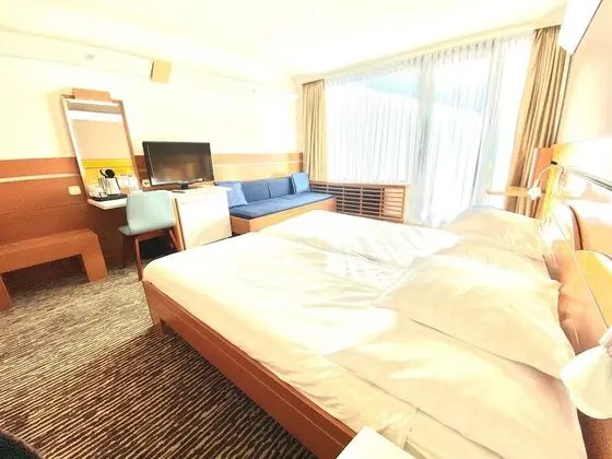 Superior Oda, 1 Çift Kişilik Yatak, Manzaralı (Converts to 2 Twin Beds, Balcony)