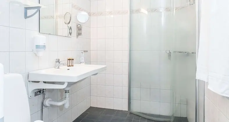 Standard Oda, 2 Tek Kişilik Yatak, Sigara İçilmez, Buzdolabı