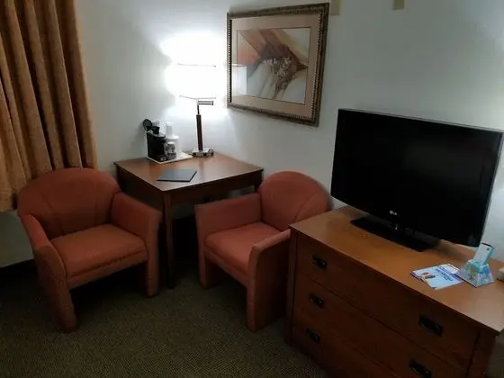 Standard Oda, 2 Büyük (Queen) Boy Yatak, Sigara İçilmez, Buzdolabı