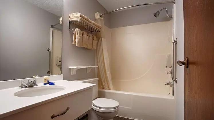 Standard Oda, 2 Büyük (Queen) Boy Yatak, Sigara İçilmez, Buzdolabı