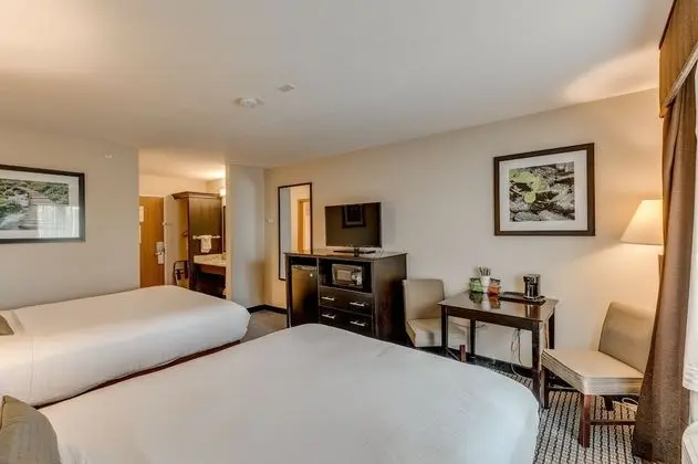 Standard Oda, 2 Büyük (Queen) Boy Yatak, Sigara İçilmez, Buzdolabı