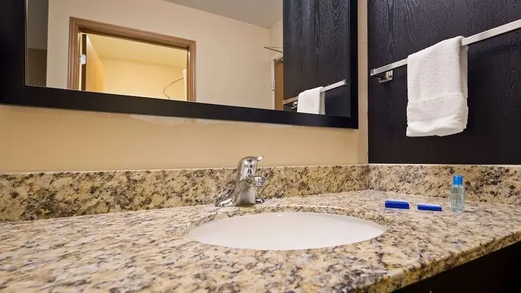 Standard Oda, 2 Büyük (Queen) Boy Yatak, Sigara İçilmez, Buzdolabı