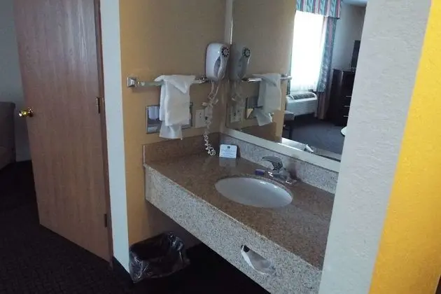 Standard Oda, 2 Büyük (Queen) Boy Yatak, Sigara İçilmez, Buzdolabı