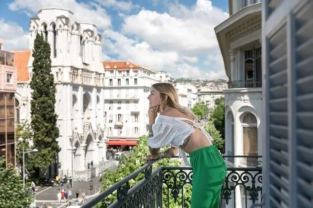 Classic Oda, 1 Büyük (Queen) Boy Yatak, Sigara İçilmez, Balkon