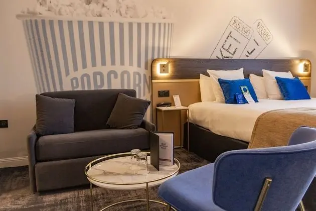 Superior Oda, 1 En Büyük (King) Boy Yatak, Sigara İçilmez (with Single Sofabed)