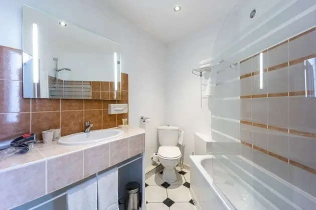 Classic Oda, 1 Büyük (Queen) Boy Yatak, Sigara İçilmez, Şehir Manzaralı