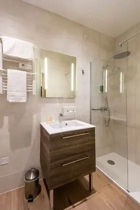 Standard Oda, 1 Çift Kişilik Yatak, Sigara İçilmez, Şehir Manzaralı