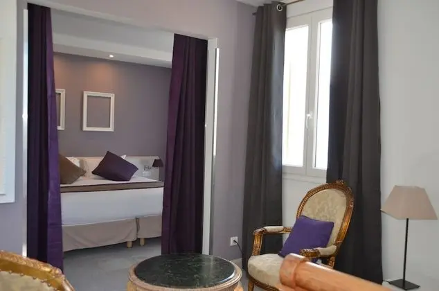 Junior Süit, Balkon