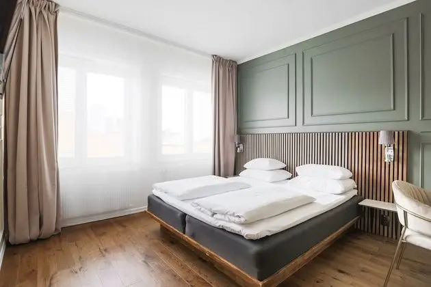 Standard Tek Büyük Yataklı Oda