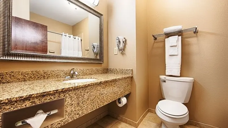 Standard Oda, 2 Büyük (Queen) Boy Yatak, Sigara İçilmez, Buzdolabı ve Mikrodalga