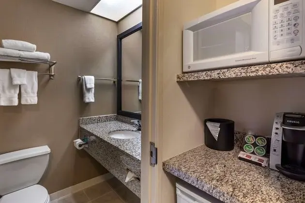 Standard Oda, 2 Büyük (Queen) Boy Yatak, Sigara İçilmez, Buzdolabı ve Mikrodalga