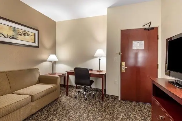 Süit, 1 En Büyük (King) Boy Yatak, Sigara İçilmez, Buzdolabı ve Mikrodalga