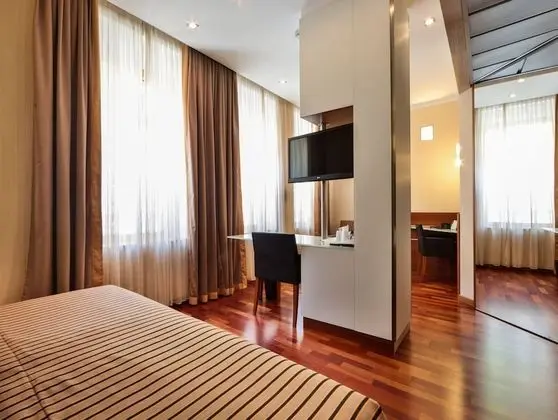 Junior Süit, 1 Büyük (Queen) Boy Yatak