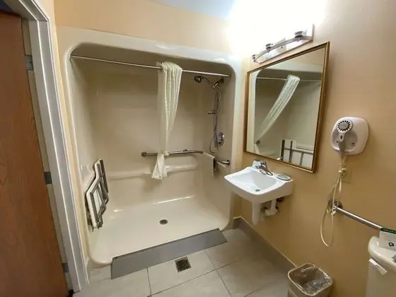 Standard Oda, 1 Büyük (Queen) Boy Yatak, Engellilere Uygun, Sigara İçilmez