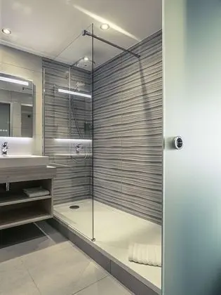 Comfort Oda, 1 Büyük (Queen) Boy Yatak, Sigara İçilmez, Havuz Manzaralı