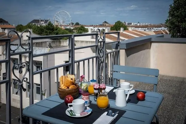 Süit, 1 En Büyük (King) Boy Yatak, Sigara İçilmez, Teras (Separate Living Room;with Sofabed)