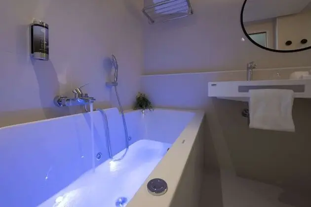 Süit, 1 En Büyük (King) Boy Yatak, Sigara İçilmez, Teras (Separate Living Room;with Sofabed)