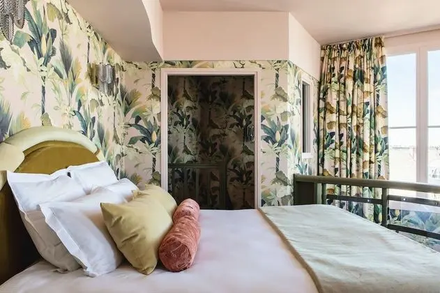 Süit, 1 Büyük (Queen) Boy Yatak ve Çekyat, Asma Kat