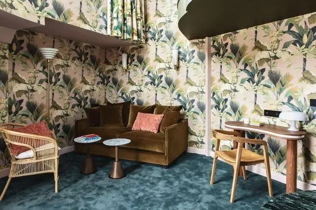 Süit, 1 Büyük (Queen) Boy Yatak ve Çekyat, Asma Kat