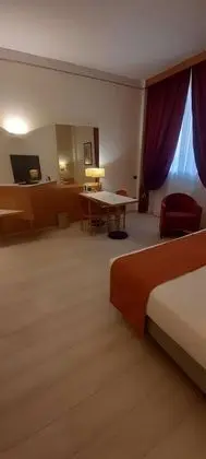 Standard Oda, 1 Büyük (Queen) Boy Yatak, Sigara İçilebilir