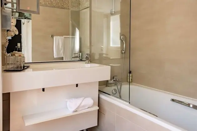 Deluxe Oda, Birden Çok Yatak, Sigara İçilmez (Larger Room)