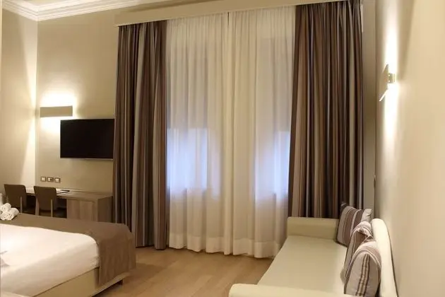 Comfort Oda, 1 En Büyük (King) Boy Yatak (with Single Sofabed)