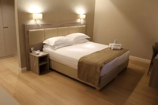Comfort Oda, 1 En Büyük (King) Boy Yatak (with Single Sofabed)