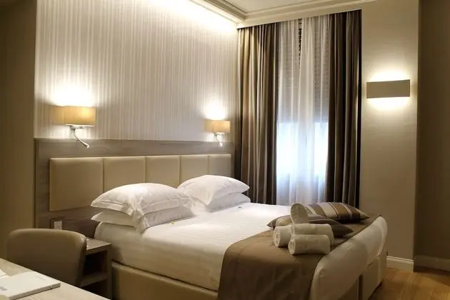 Comfort Oda, 1 En Büyük (King) Boy Yatak (with Single Sofabed)
