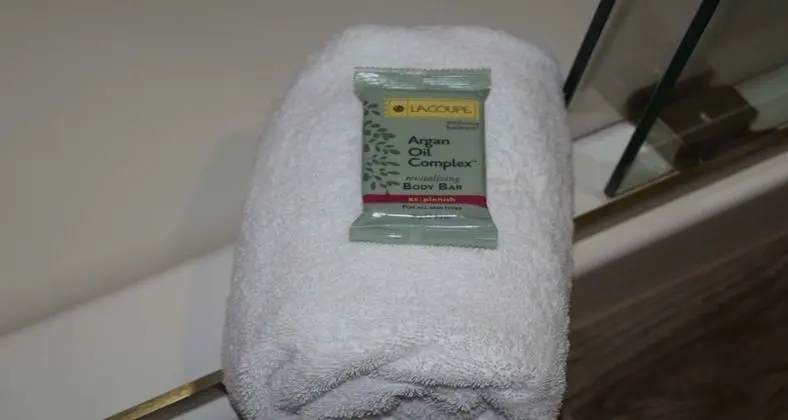 Standard Oda, 1 En Büyük (King) Boy Yatak, Sigara İçilmez, Buzdolabı ve Mikrodalga