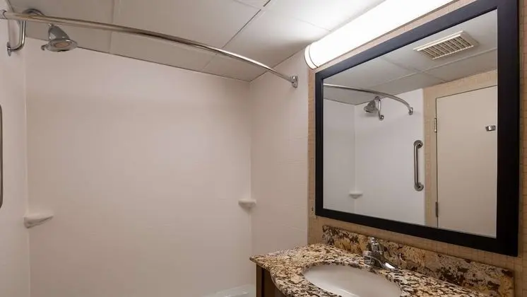 Standard Oda, 2 Büyük (Queen) Boy Yatak, Sigara İçilmez, Buzdolabı