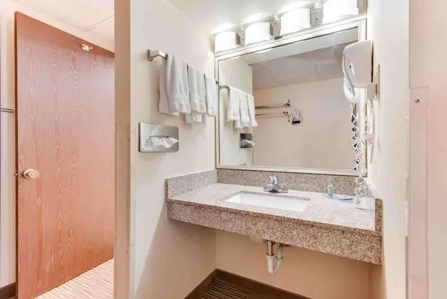 Standard Oda, 2 Büyük (Queen) Boy Yatak, Engellilere Uygun, Sigara İçilmez