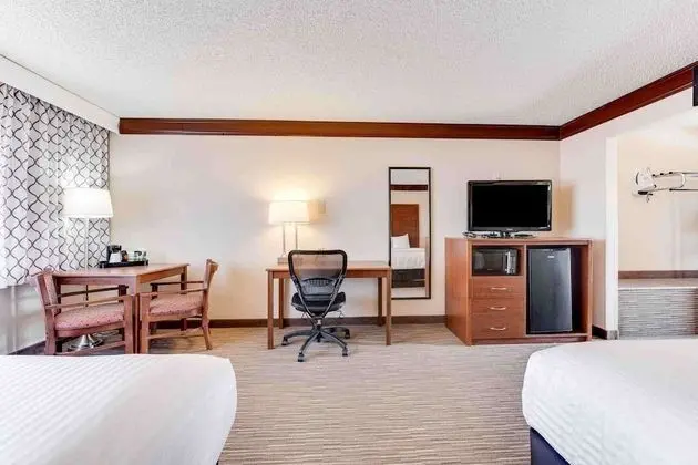 Standard Oda, 2 Büyük (Queen) Boy Yatak, Sigara İçilmez, Buzdolabı ve Mikrodalga (Movie View)