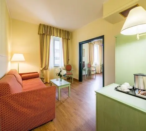 Family Oda, 1 En Büyük (King) Boy Yatak, Sigara İçilebilir