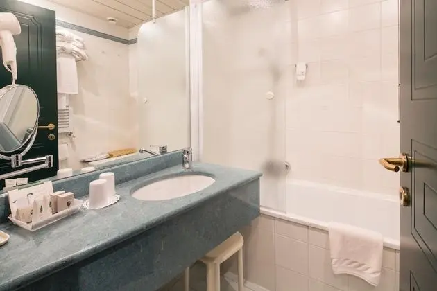 Superior Oda, 1 Büyük (Queen) Boy Yatak, Sigara İçilebilir