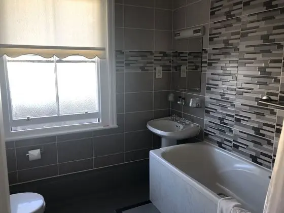 Süit, 1 En Büyük (King) Boy Yatak, Sigara İçilmez