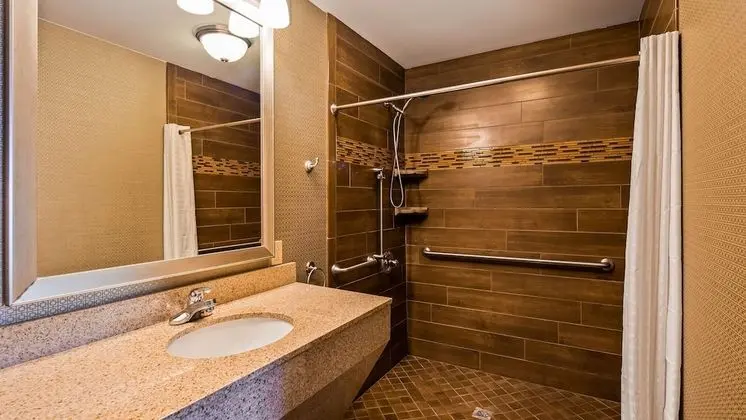 Standard Oda, 2 Büyük (Queen) Boy Yatak, Engellilere Uygun, Sigara İçilmez