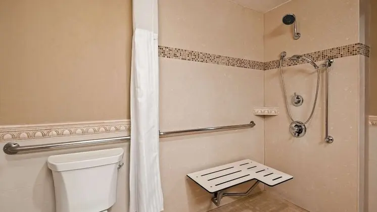 Standard Oda, 2 Büyük (Queen) Boy Yatak, Engellilere Uygun, Sigara İçilmez