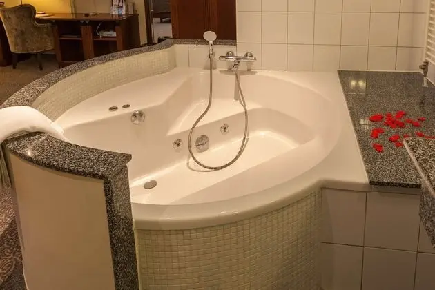 Süit, 1 Büyük (Queen) Boy Yatak, Sigara İçilmez