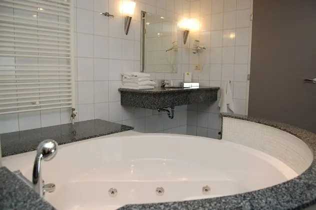 Süit, 1 Büyük (Queen) Boy Yatak, Sigara İçilmez