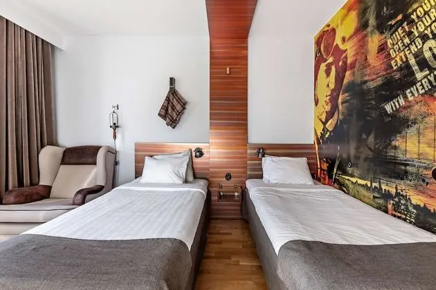 Standard Oda, 2 Tek Kişilik Yatak, Sigara İçilmez, Avlu