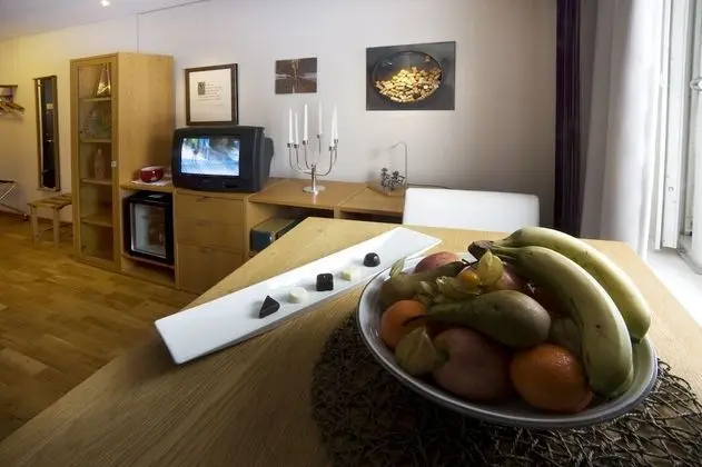 Superior Oda, 1 Büyük (Queen) Boy Yatak, Sigara İçilmez, Göl Manzaralı