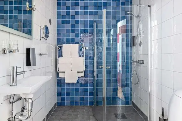 Superior Oda, 1 Büyük (Queen) Boy Yatak, Sigara İçilmez, Göl Manzaralı