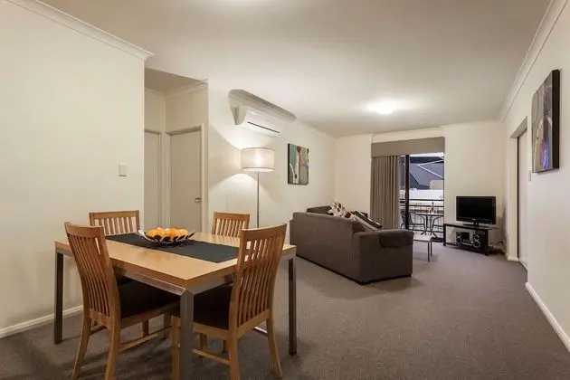 Executive Apart Daire, 2 Yatak Odası, Sigara İçilmez, Mutfak (1 King and 2 Single or 2 King Beds)