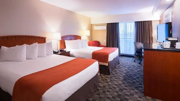 Standard Oda, 2 Büyük (Queen) Boy Yatak, Buzdolabı ve Mikrodalga, Zemin Kat (Pet Friendly)