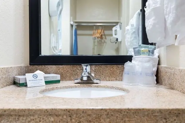 Standard Oda, 2 Çift Kişilik Yatak, Sigara İçilmez, Buzdolabı ve Mikrodalga