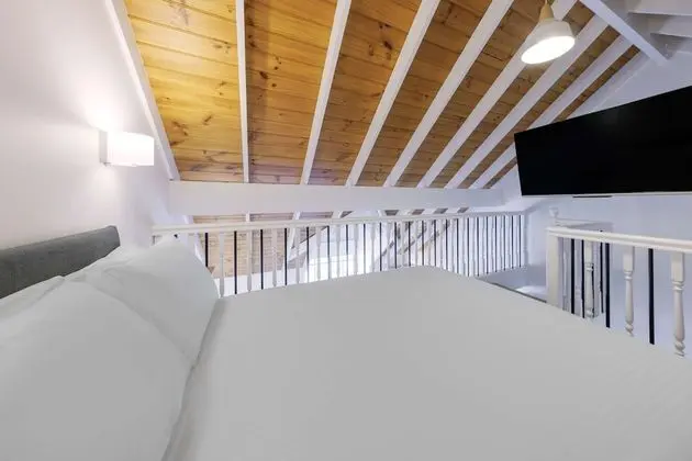 Family Oda (Mezzanine)